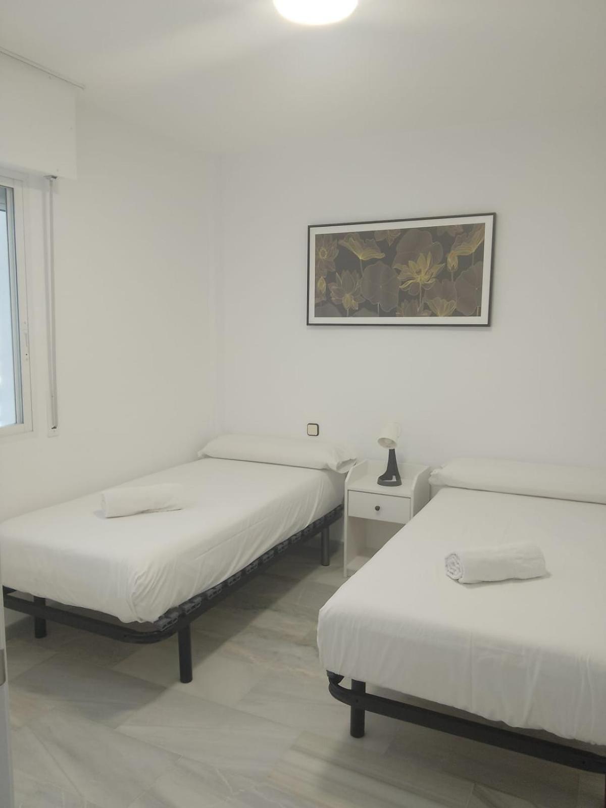 Fuengirola Puerto 2 Room & Parking Exterior photo
